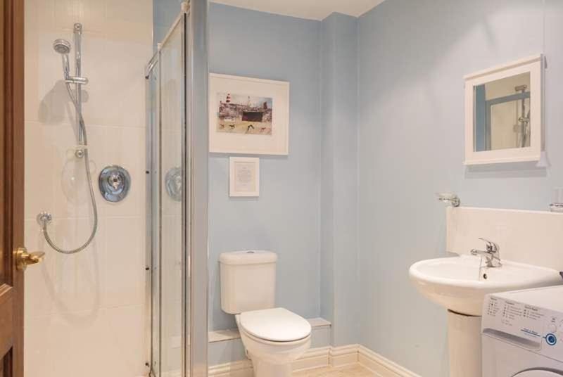 Cosy Beachfront Retreat With Stunning Sea Views & Free Access To A Local Indoor Pool Talland 외부 사진